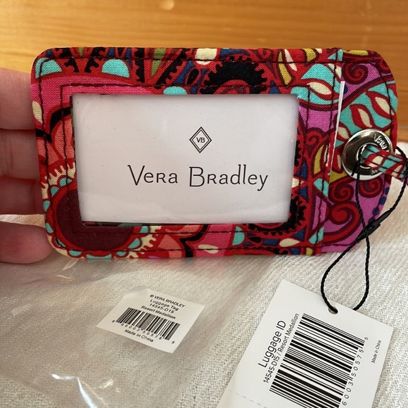 NWT 2-pc Vera Bradley: wristlet & luggage ID tag, both “resort medallion” print - Picture 8 of 12